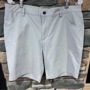 Men's - women’s Gray Adidas Shorts women’s size 18 men’s size 36‎